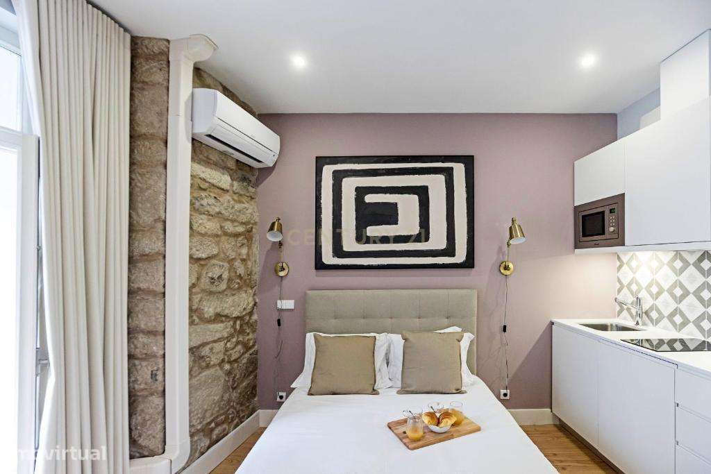 Prédio totalmente reabilitado com 5 apartamentos T0, no Centro Históri-25