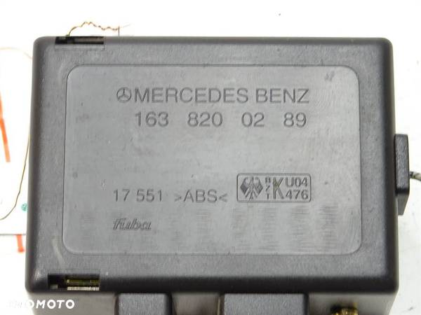 ANTENA WZMACNIACZ MERCEDES-BENZ KLASA M (W163) 1998 - 2005 ML 270 CDI (163.113) 120 kW [163 KM] olej - 2