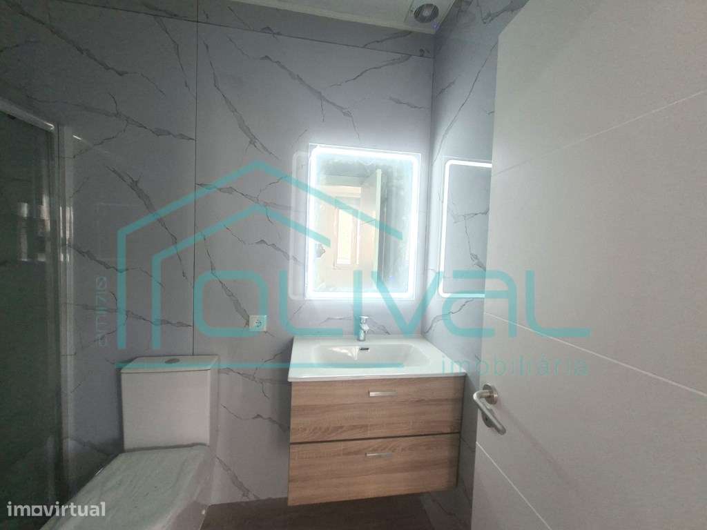 Moradia T3 totalmente remodelada no centro de Salvaterra de Magos-17