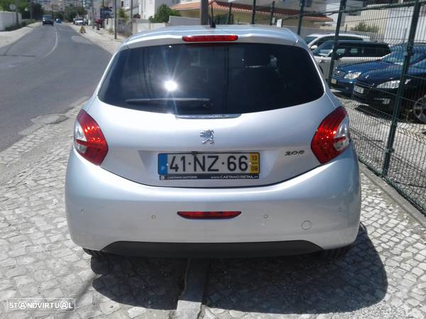 Peugeot 208 1.4 HDi Allure - 4