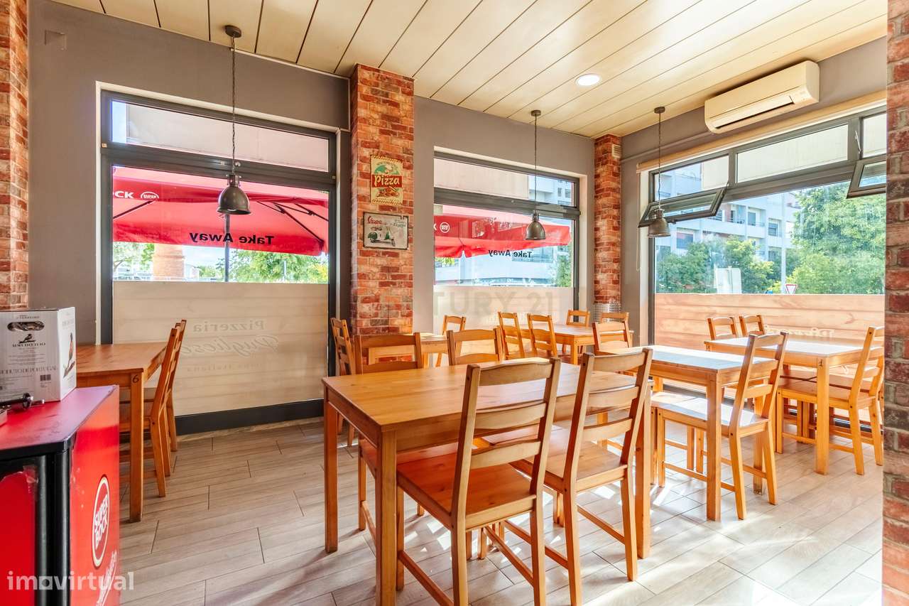 Pizzaria com Esplanada - Sobreda - Grande imagem: 3/14