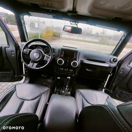 Jeep Wrangler 3.6 Unlim Sahara - 26