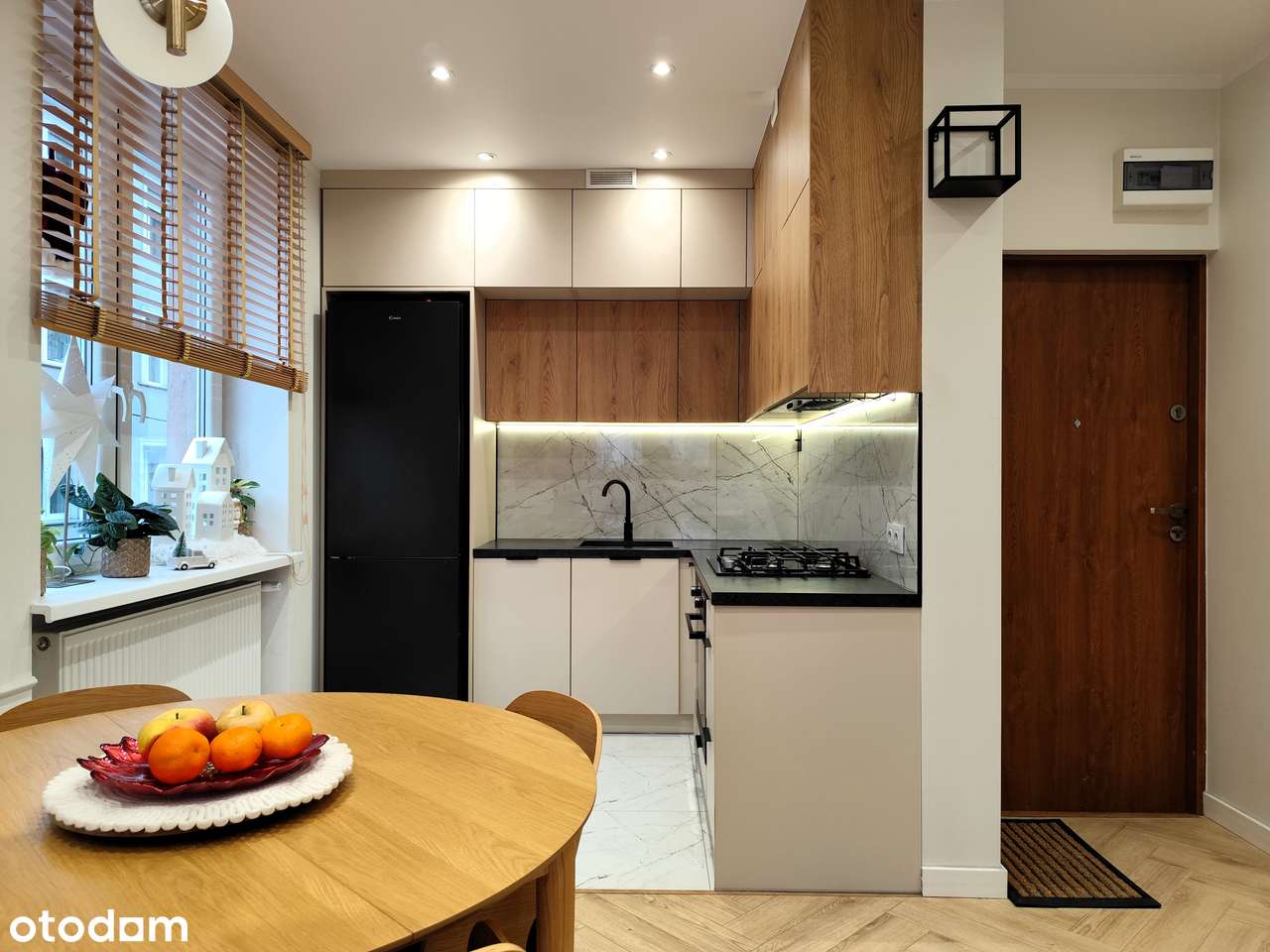 Umeblowane mieszkanie: 50 m2, 1 piętro, ogrzewanie miejskie, balkon-7