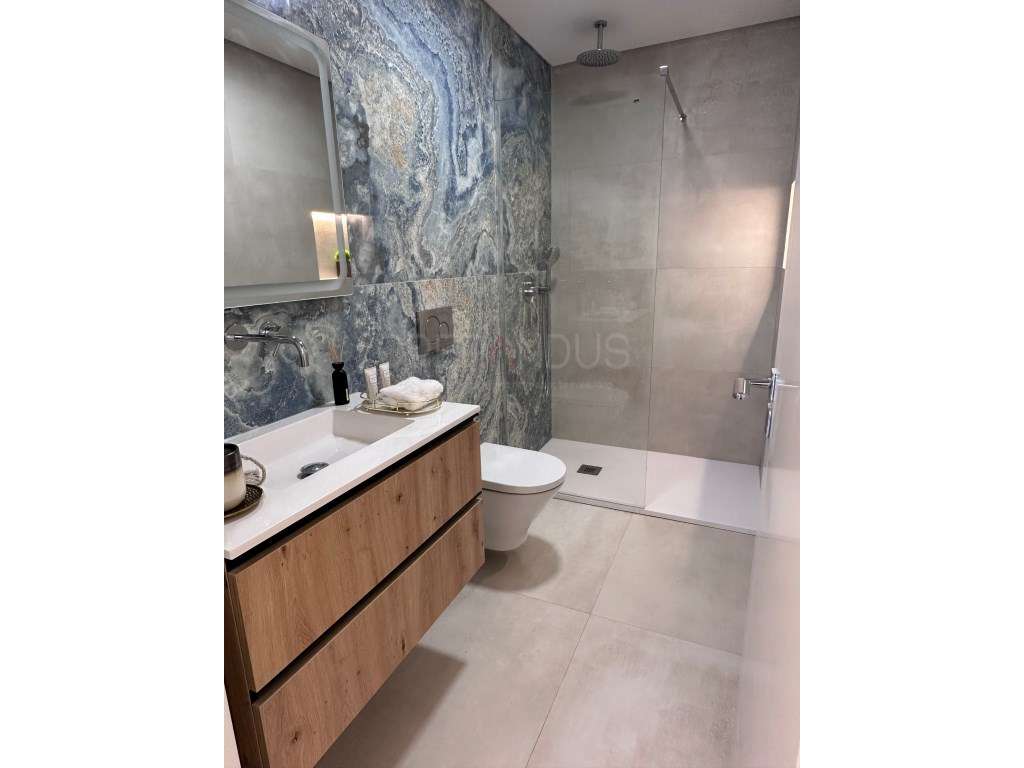 Moradia Isolada T4 Venda Almada-17