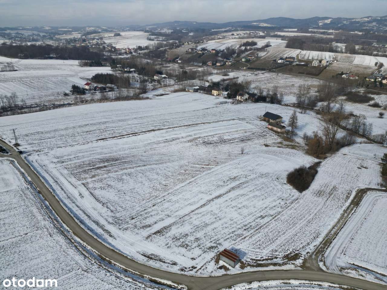 Siedlisko z potencjałem - 2,55 ha z domem, zabudowaniami i potokiem-17