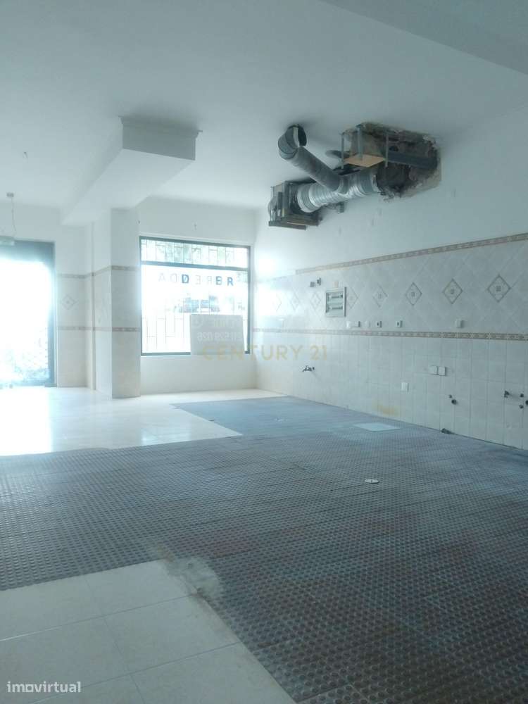 Loja com 69.05 m² - Rentabilidade 9% | Monte Abraão, Queluz - Grande imagem: 5/10
