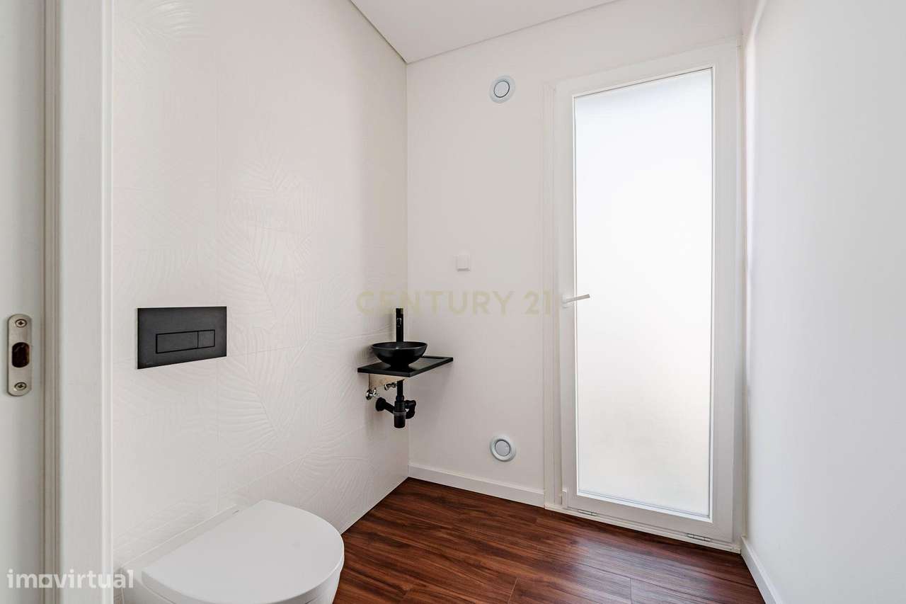 Moradia T4 em Fernão Ferro, Seixal, com Piscina e enorme Jardim-25