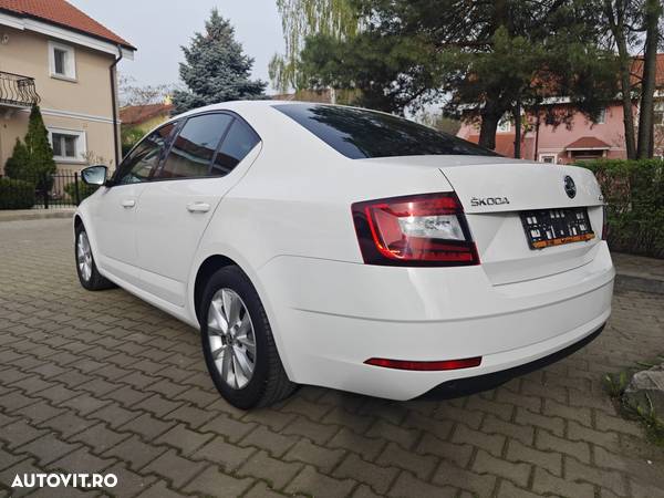 Skoda Octavia 2.0 TDI DSG Style - 5