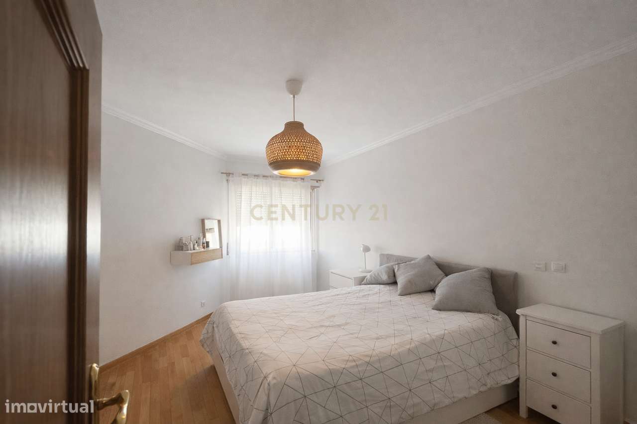 T3 153 m² com varanda | Garagem + 1 lugar de parqueamento a porta | Sa-5