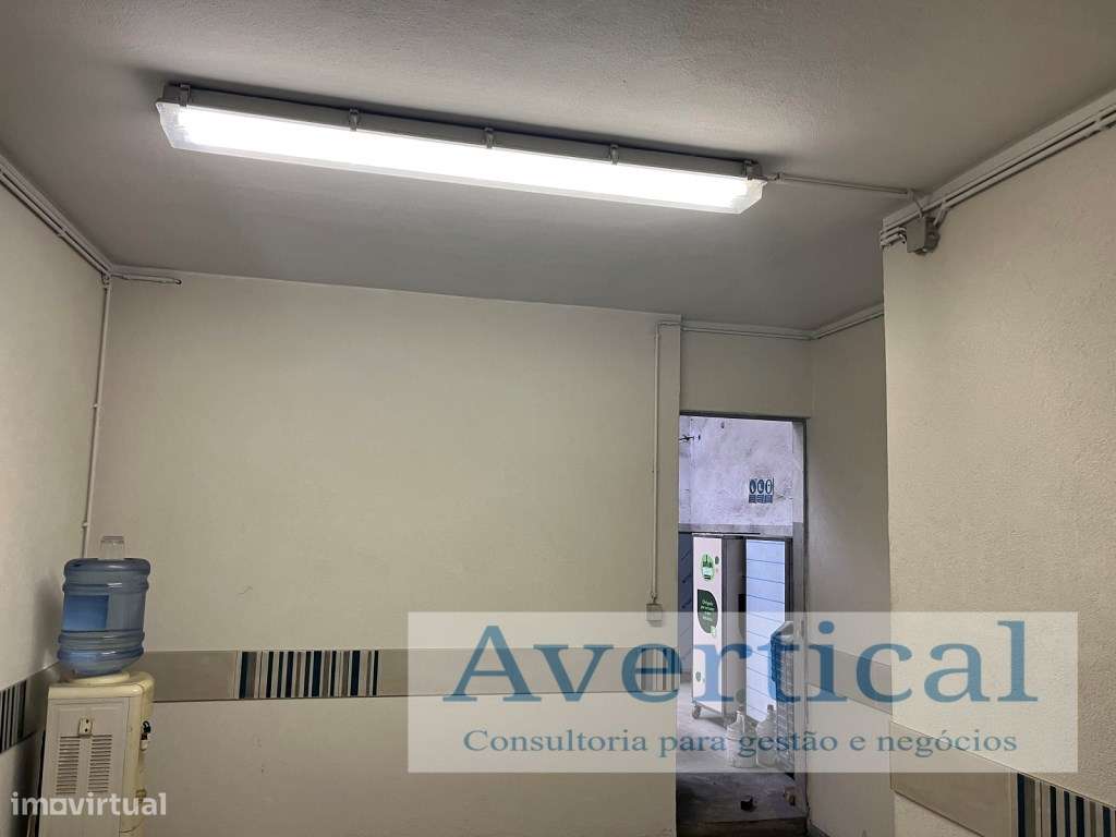 Armazém Industrial C/500m2 - Milheirós - Maia-11