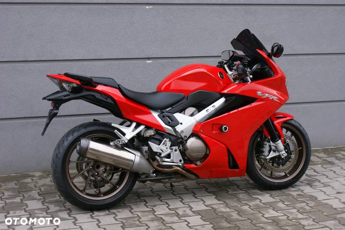 Honda VFR - 4