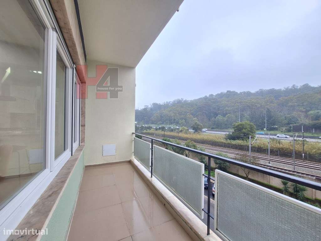 Apartamento T3 totalmente remodelado em Benfica-7