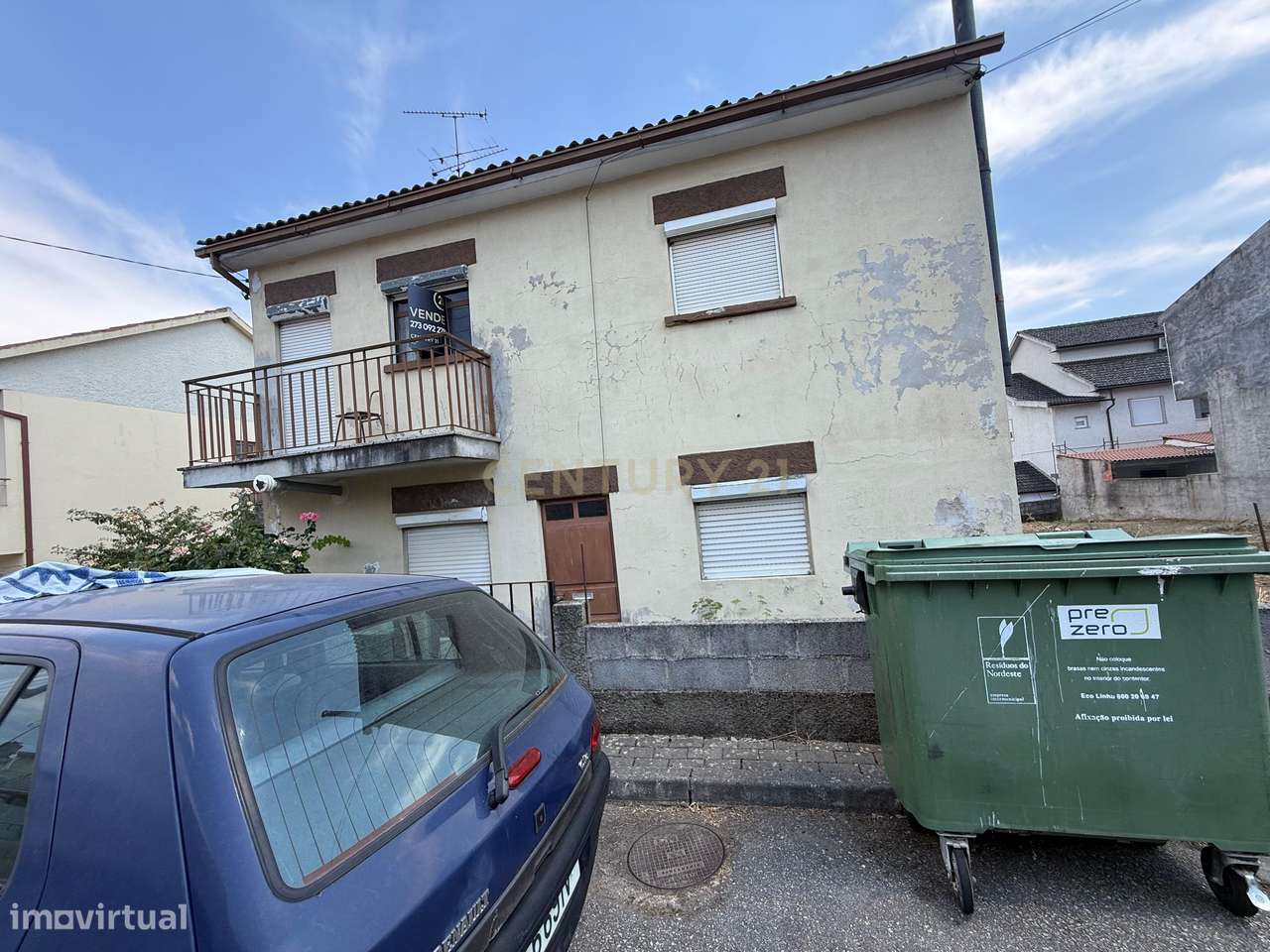Moradia BI-FAMILIAR perto do IPB e do Centro de Bragança, no Bairro da-0