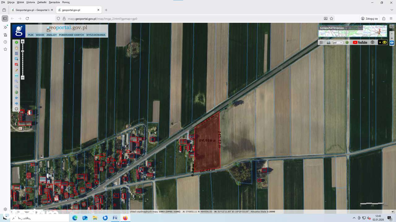 Działka budowlana 8383m2 , Chotów, gmina Mokrsko-0