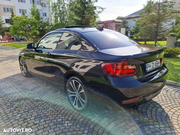 BMW Seria 2 220i AT Sport Line - 28