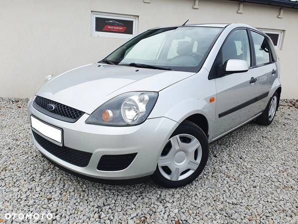 Ford Fiesta 1.3 Ambiente - 1