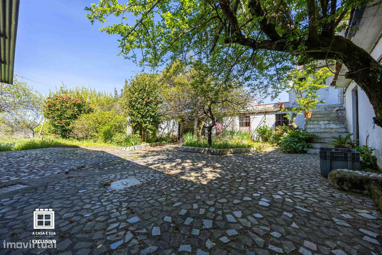 Moradia com duas habitações independentes em Lourosa - Exclusivo-7