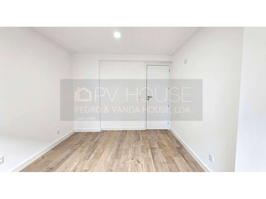 Apartamento T2+1 em Odivelas | Totalmente Remodelado-17