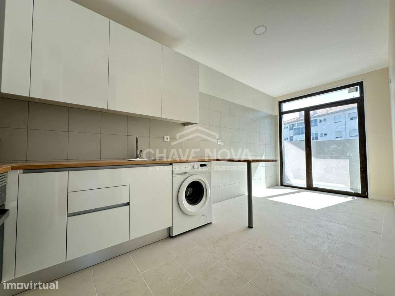 Apartamento T3 na Foz Totalmente Tenovado-6