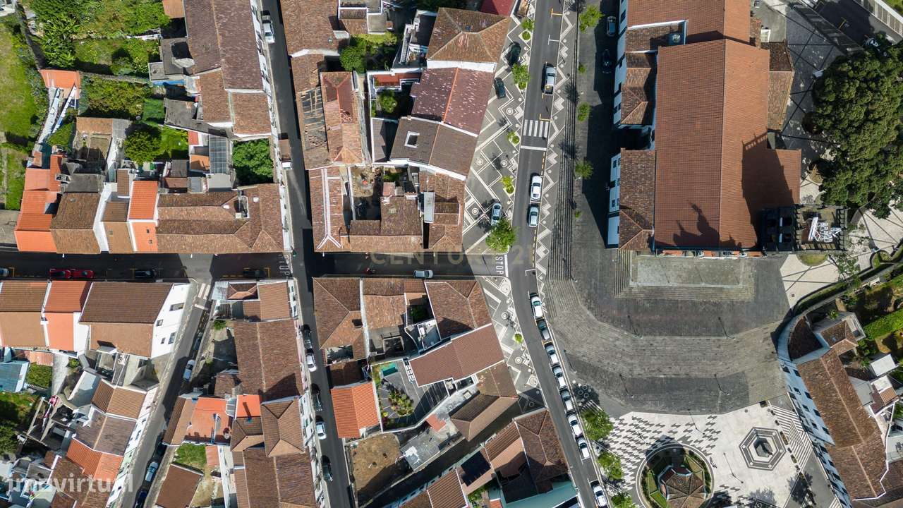 Moradia T2 com Quintal no Centro da Ribeira Grande-26