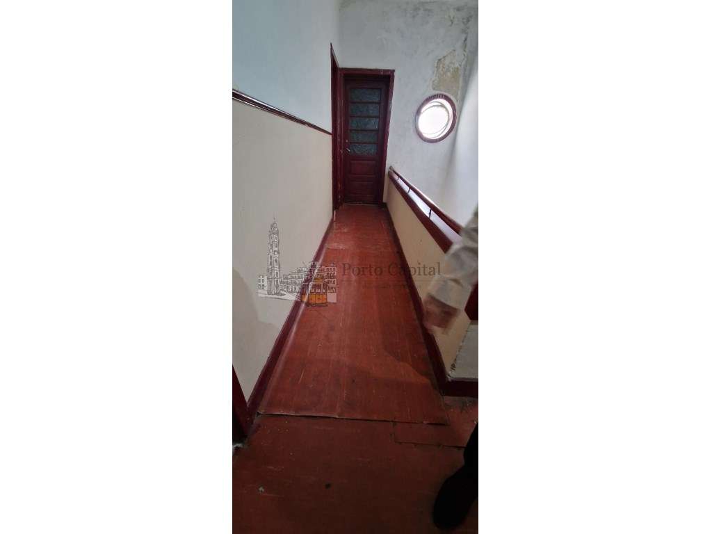 Excelente prédio para venda em paranhos com tipologia t6 com uma ar... - Grande imagem: 3/20