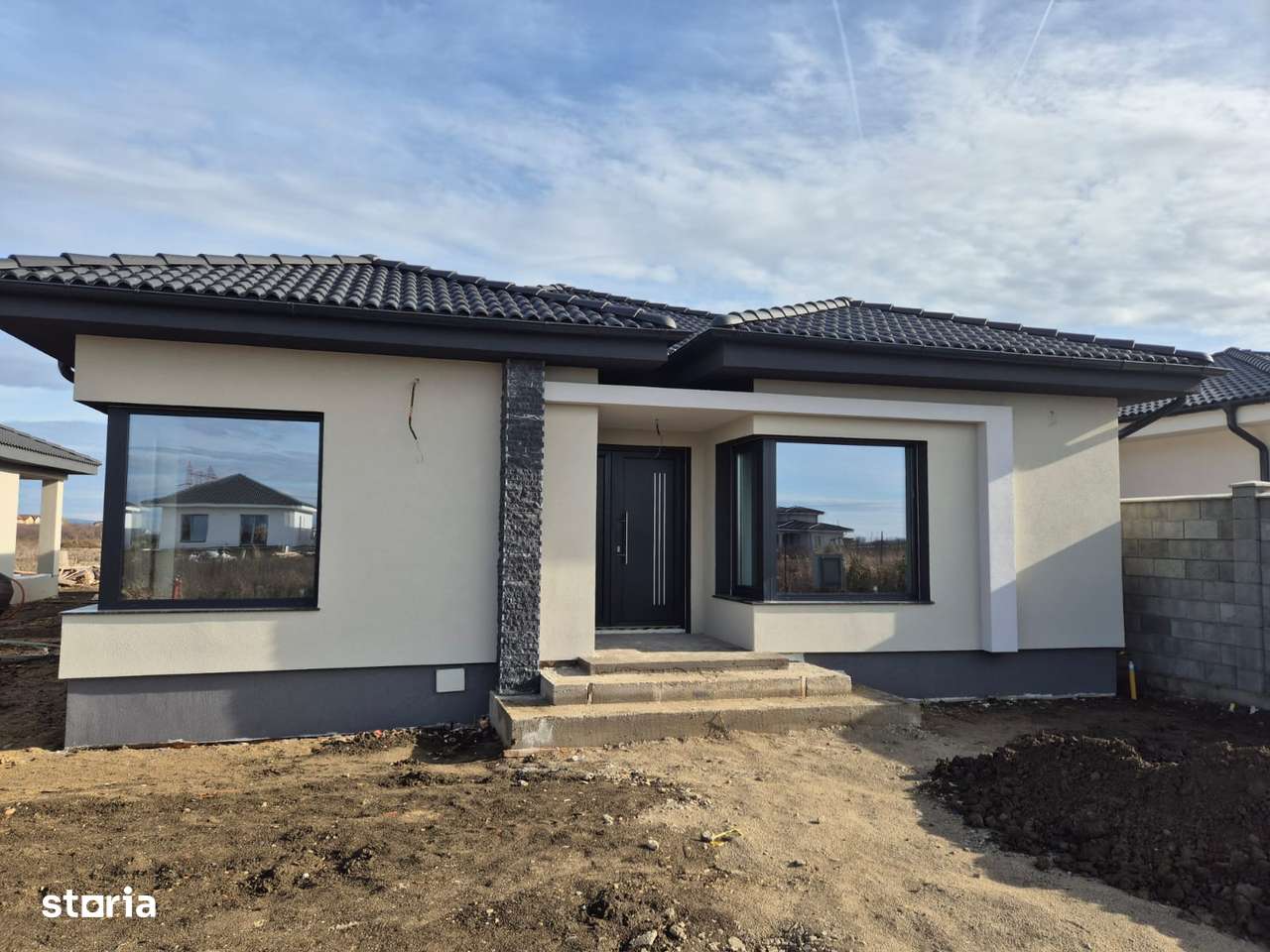 Casă la sol, Via Carmina – 130 mp utili, materiale premium, comision 0 - Imagine principală: 1/12