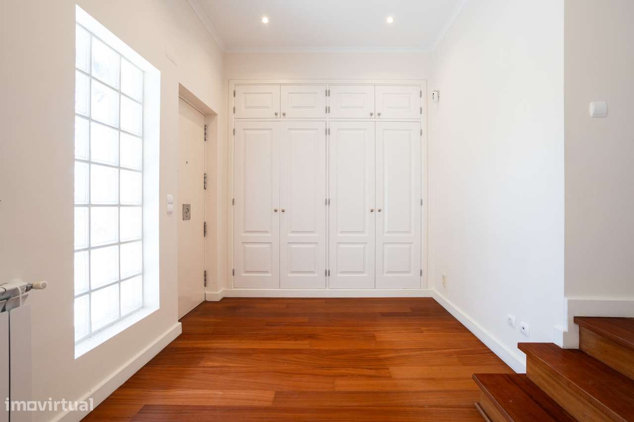 Moradia T3 de Luxo em Localização Privilegiada com Piscina e Jardim Pr - Grande imagem: 4/60