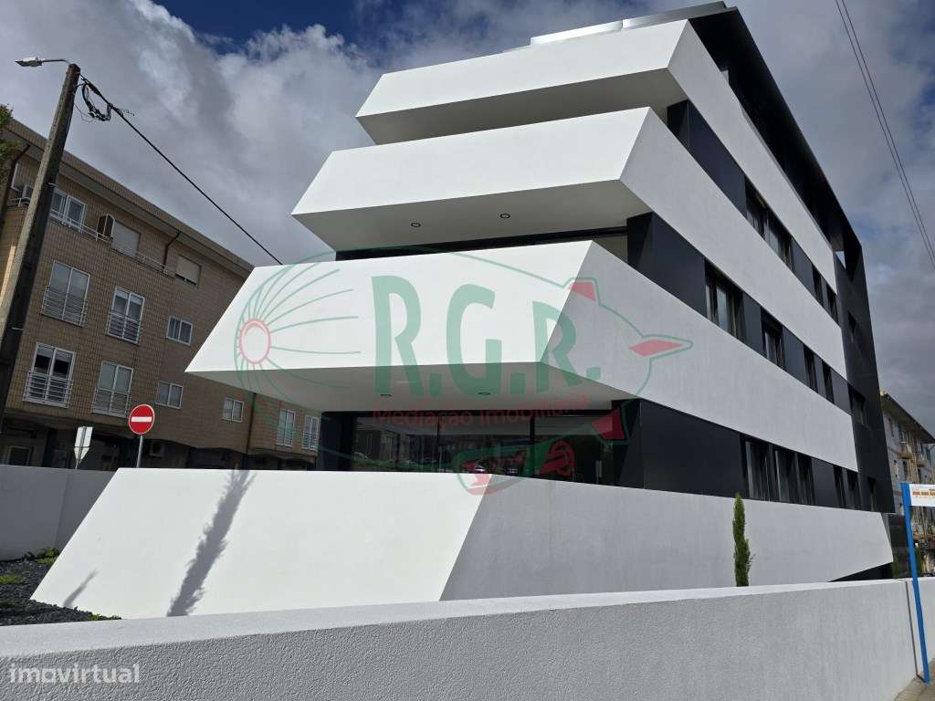 T4 Único no Piso | Terraço (48.40m2) | Box 2 Carros e Arrumos | SÃO...-23