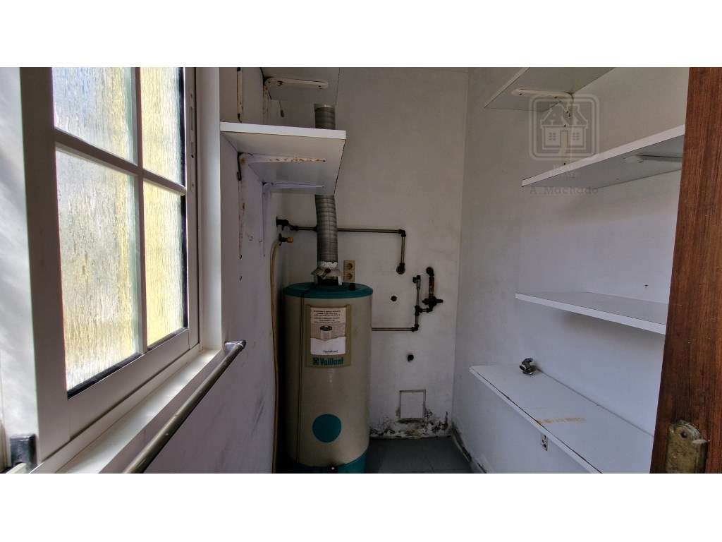 VENDA de MORADIA - VIVENDA T4+1 com Jardim e Garagem - Relva, Ponta...-31