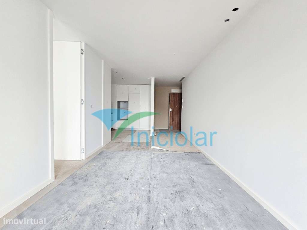 T1 Novo| Gueifães| Varanda| G. Fechada - Grande imagem: 4/9