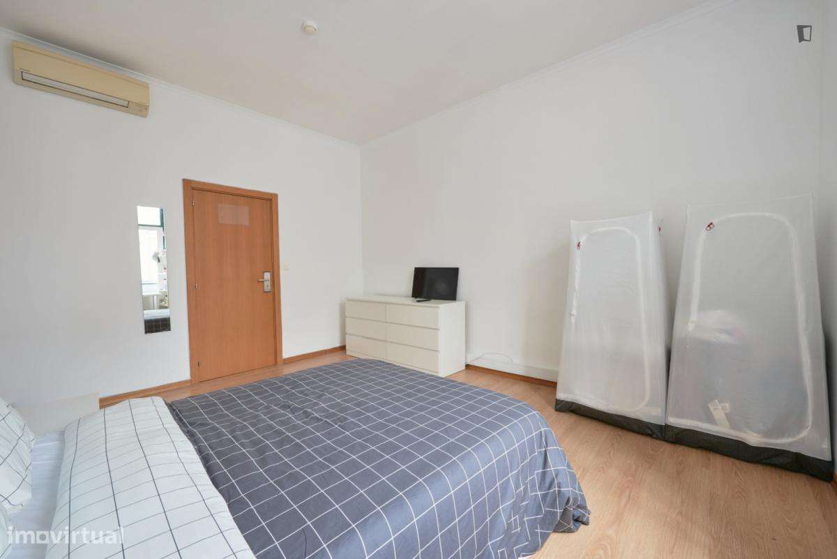 Quarto - localizado em Entrecampos Lisbon - Grande imagem: 4/9