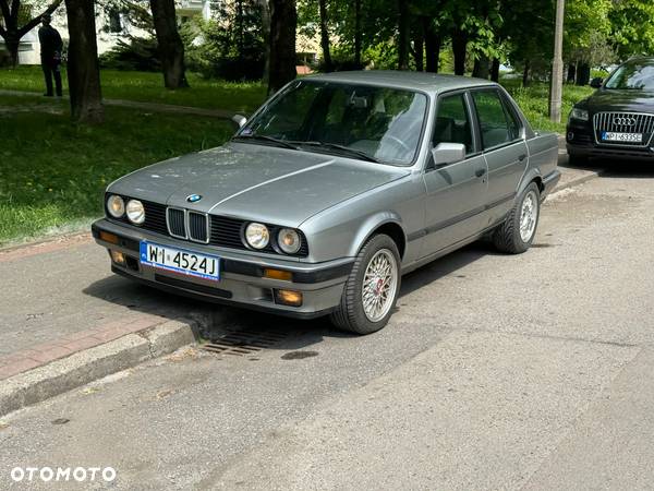 BMW Seria 3 323i - 24