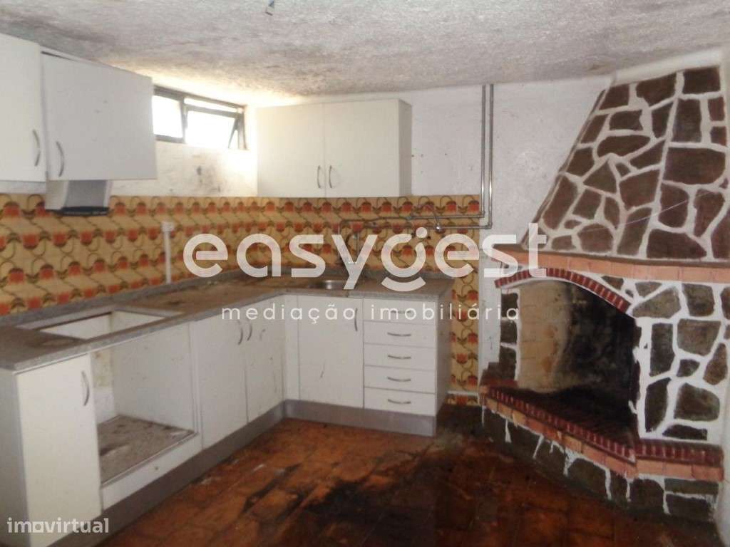 Moradia de 2 pisos para recuperar, em Reveles, Montemor-o-Velho - Grande imagem: 4/10