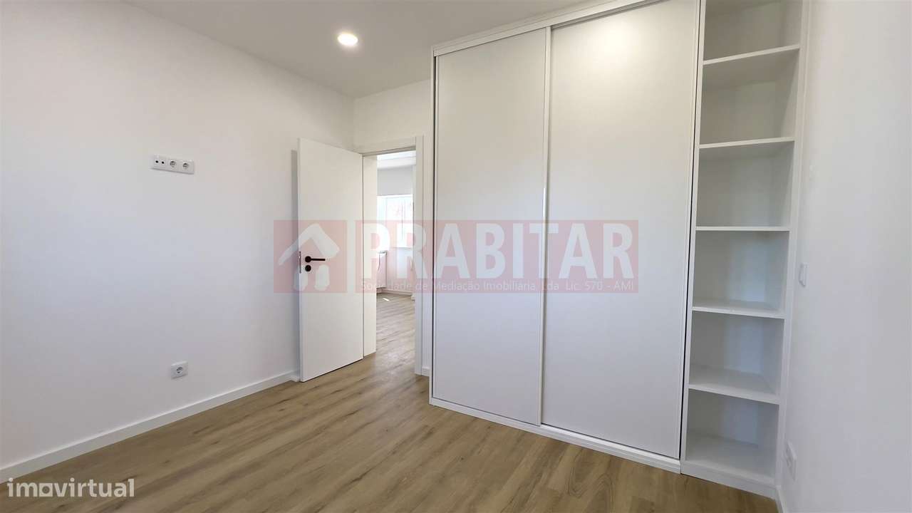T2 RENOVADO COM LOGRADOURO EXCLUSIVO | CASAlS | COIMBRA-14