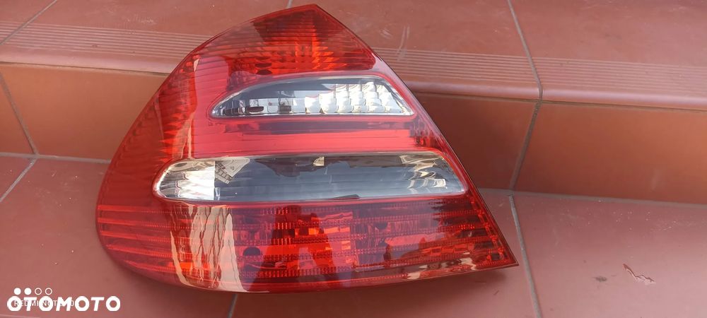 MERCEDES W211 LAMPA TYL SEDAN LEWA ELEGANCE CLASSIC - 1