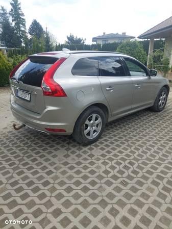 Volvo XC 60 D4 Drive-E Momentum - 4