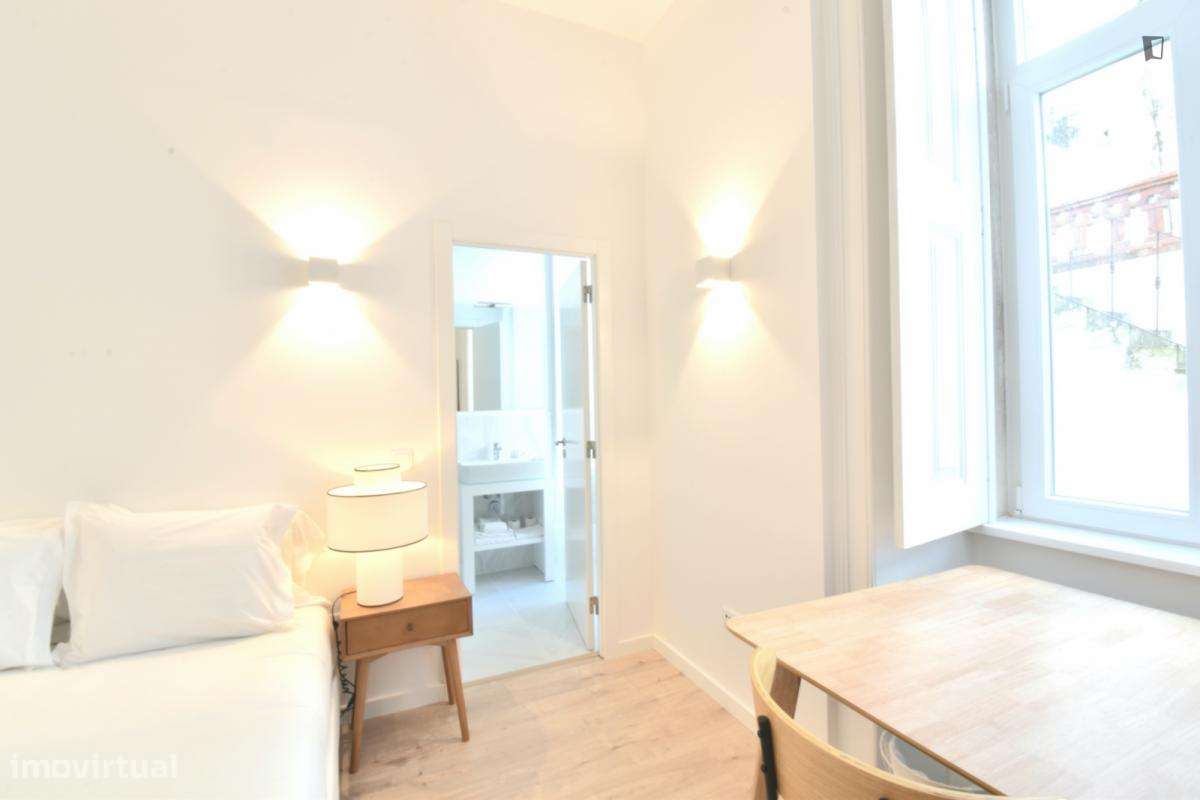 Estúdio - localizado em Montes Claros Coimbra - Grande imagem: 3/7