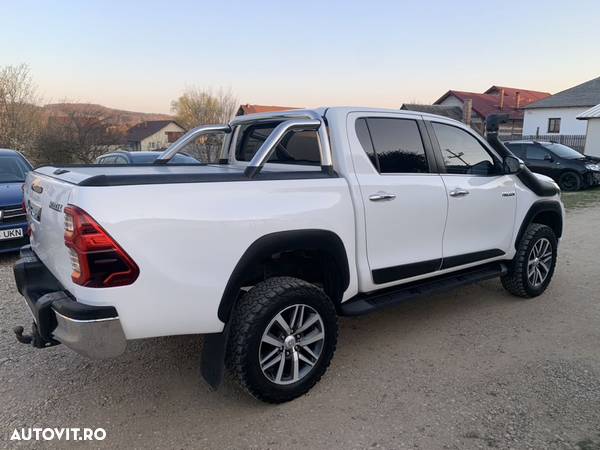 Toyota Hilux 4x4 Double Cab A/T Invincible - 5