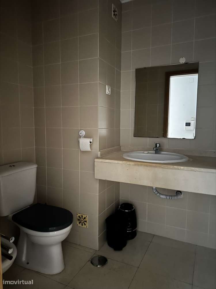 T 1 com varanda e garagem- mobilado - Grande imagem: 5/14