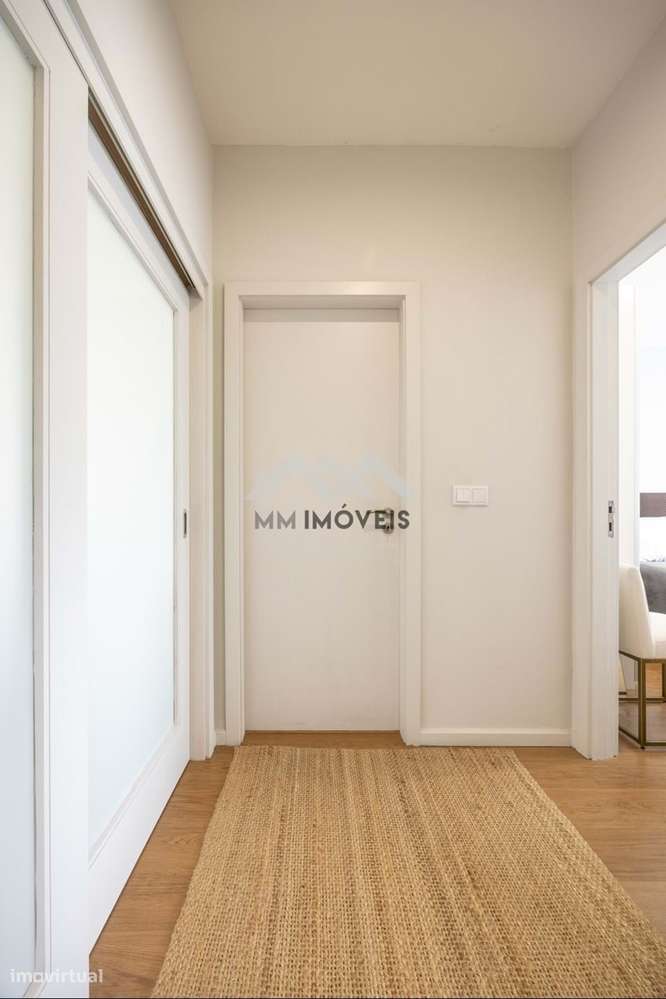 Andar Moradia T2 | Renovado | Varandas | 3 Frentes | Garagem 65m²-13