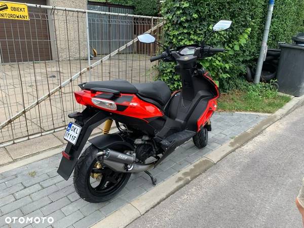 Aprilia SR - 8