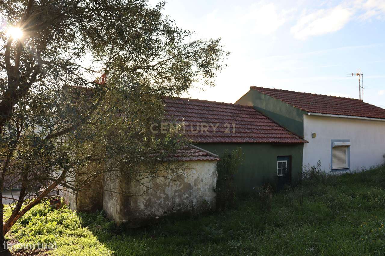 Terreno urbano com casa em ruína na Bemposta, Bucelas-12