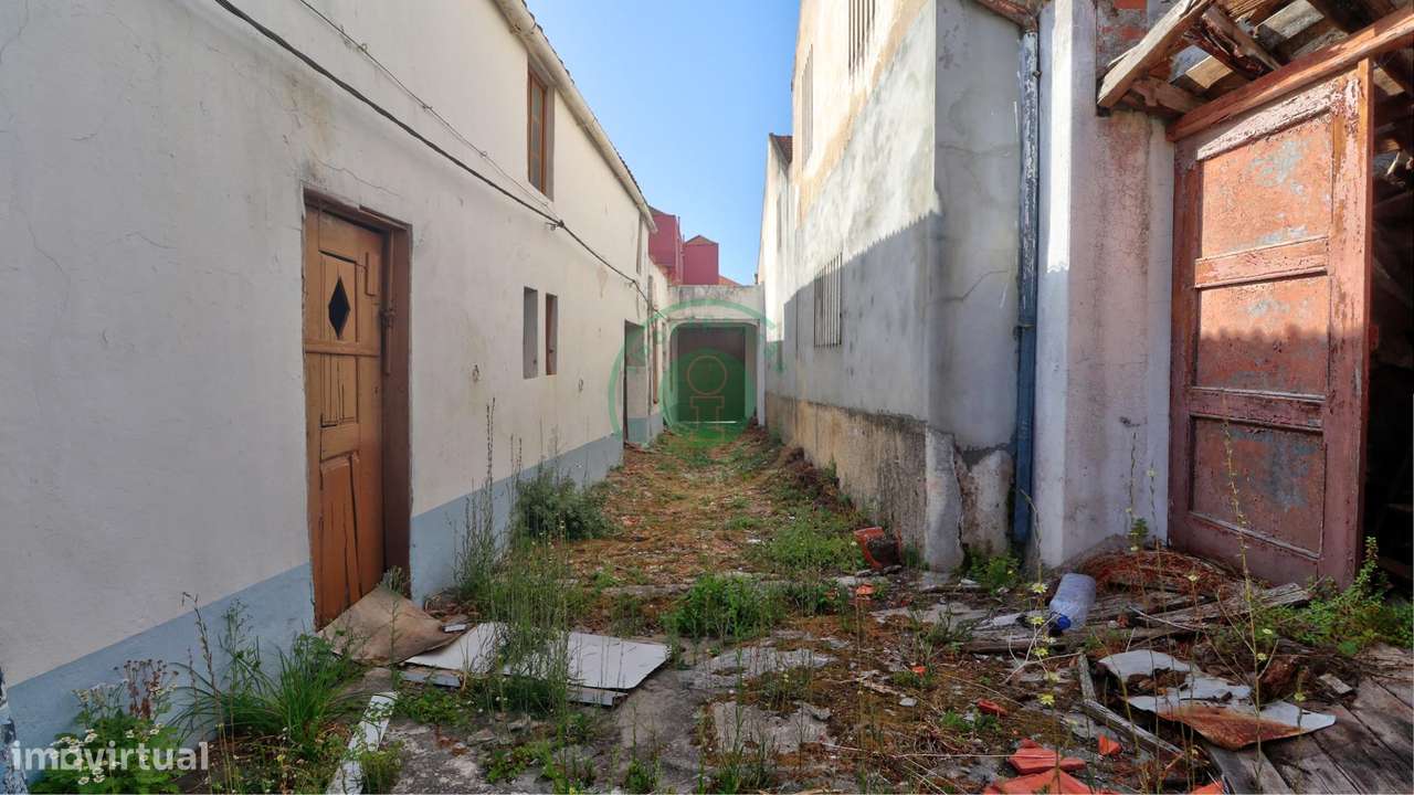 Moradia p/ Reabilitar com Terreno - Grande imagem: 4/33