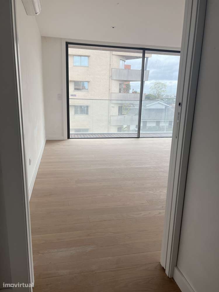 T2 - Matosinhos - Com Lugar de Garagem e Arrumo-16