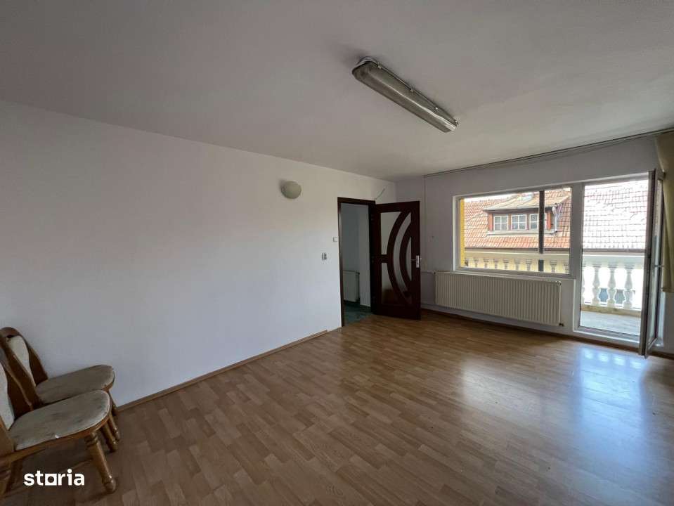 Vanzare casa + teren 800 mp. cartierul Gheorgheni - Imagine principală: 4/19