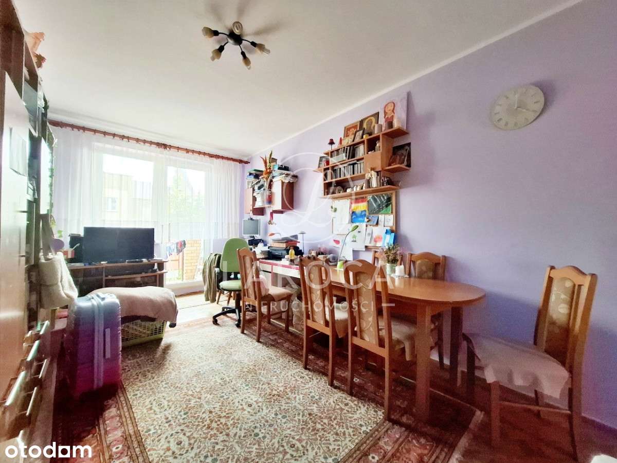 Blok z cegły, piwnica, balkon
