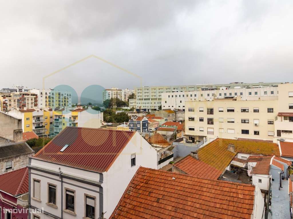 Apartamento T3 com elevador e parqueamento, junto ao Hospital-40