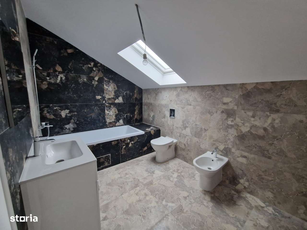 PROPRIETAR! Duplex Remetea Bucovat P+M Pret 104.9000 Euro-9