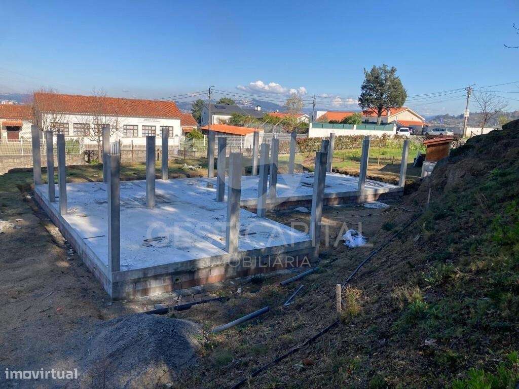 Oportunidade de Investimento: Moradia já com  Estrutura em Soalhães –-16