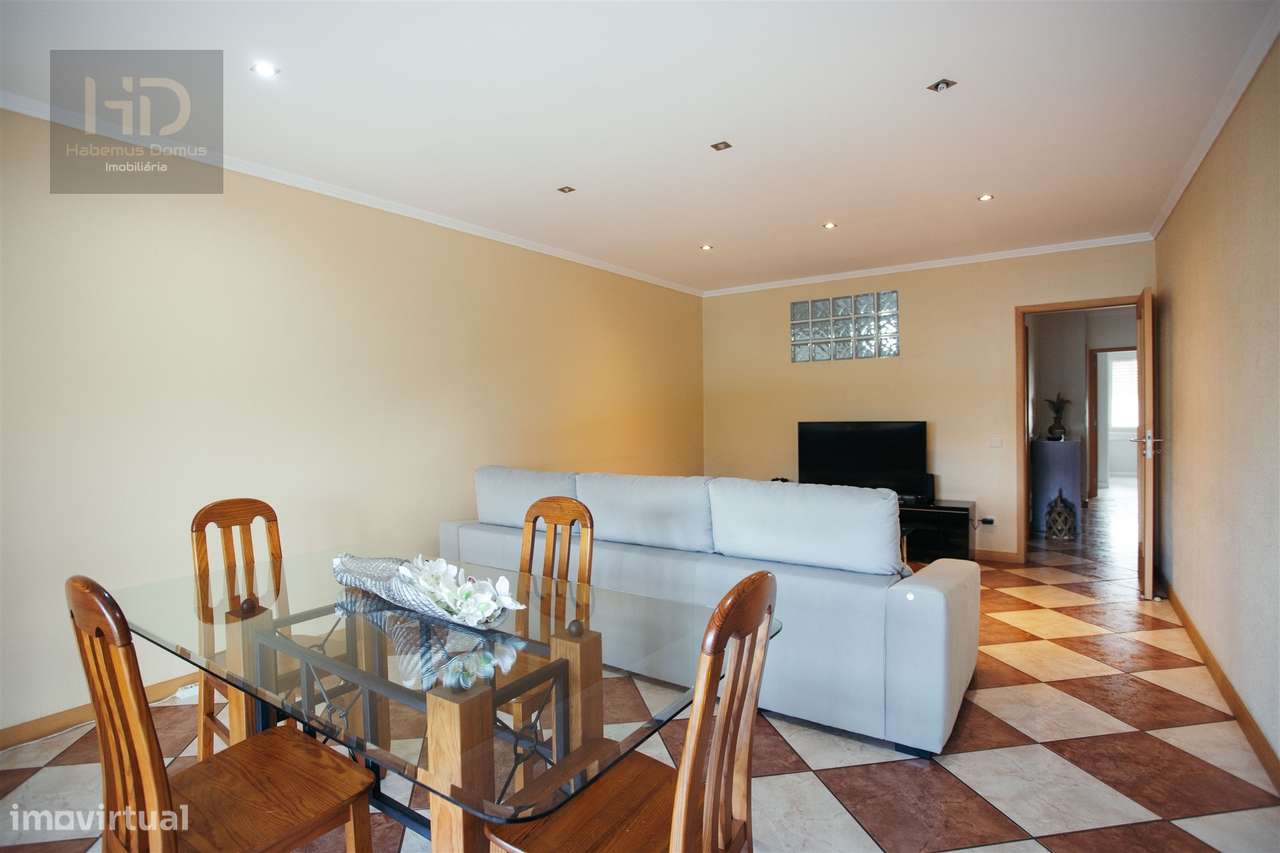 Apartamento T2+1 Remodelado com 104m2 em Oliveira do Douro - Grande imagem: 4/34